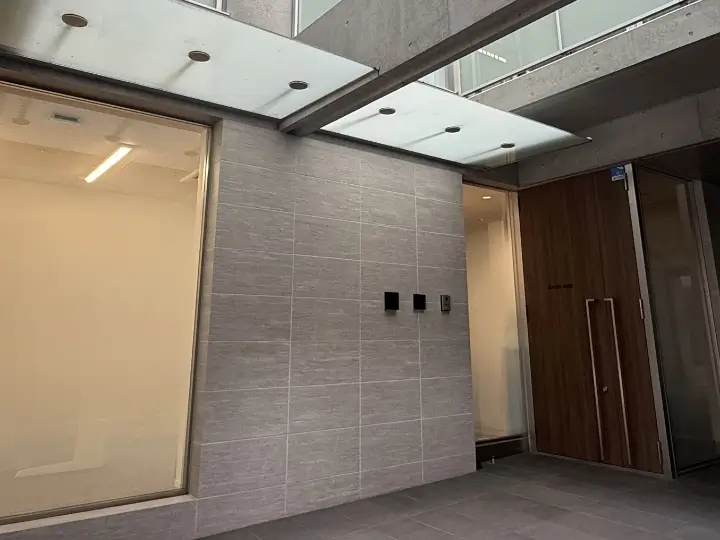 株式会社栄城社の社屋入り口