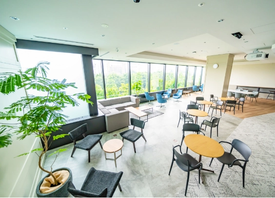 内装改修工事後の施設内フリースペース